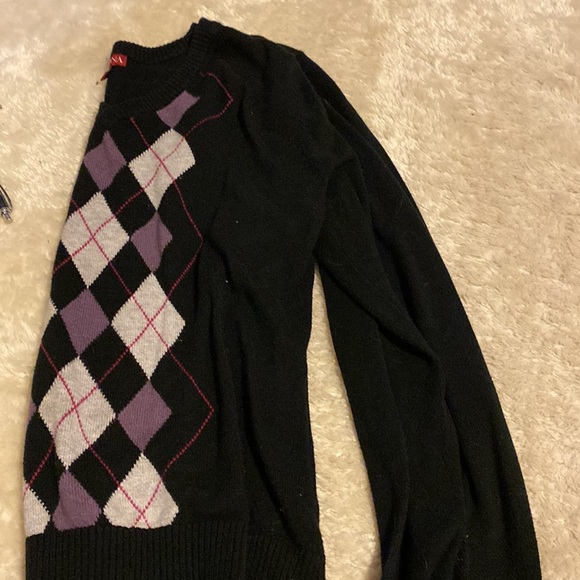 Black v shaped cardigan - Picture 3 of 4
